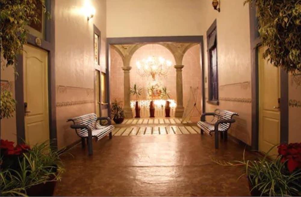 Hotel La Alhondiga بويبلا المظهر الخارجي الصورة