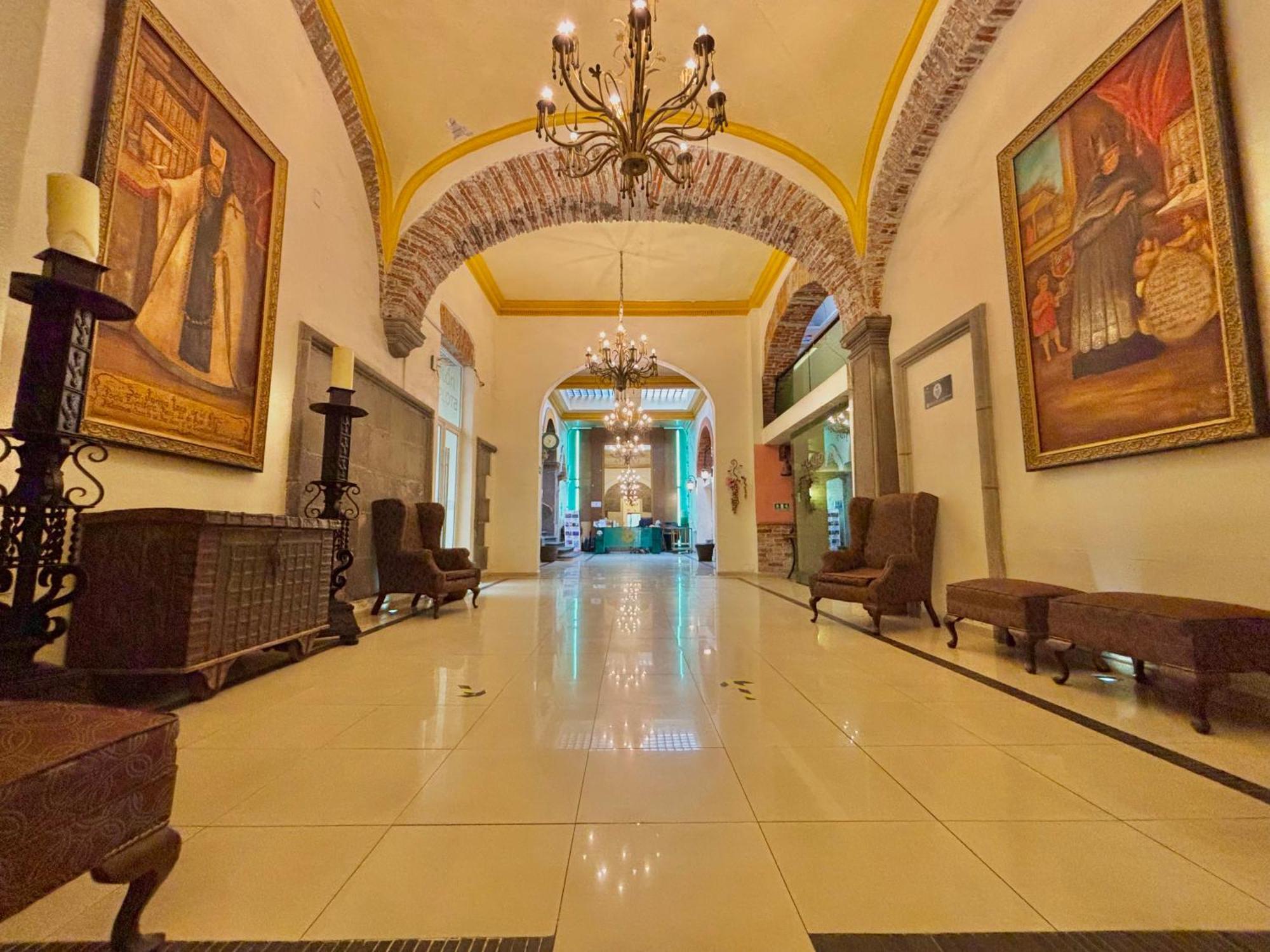 Hotel La Alhondiga بويبلا المظهر الخارجي الصورة