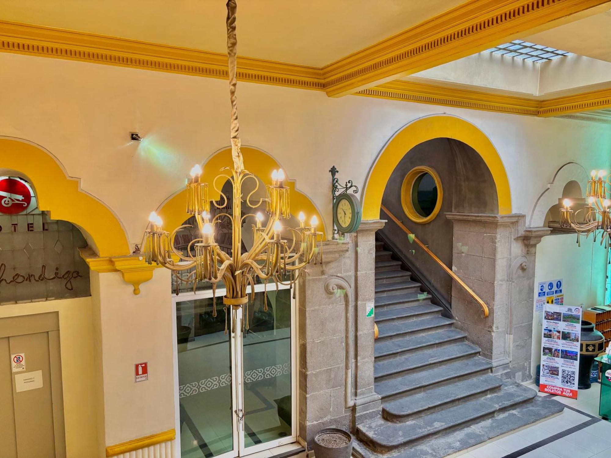 Hotel La Alhondiga بويبلا المظهر الخارجي الصورة