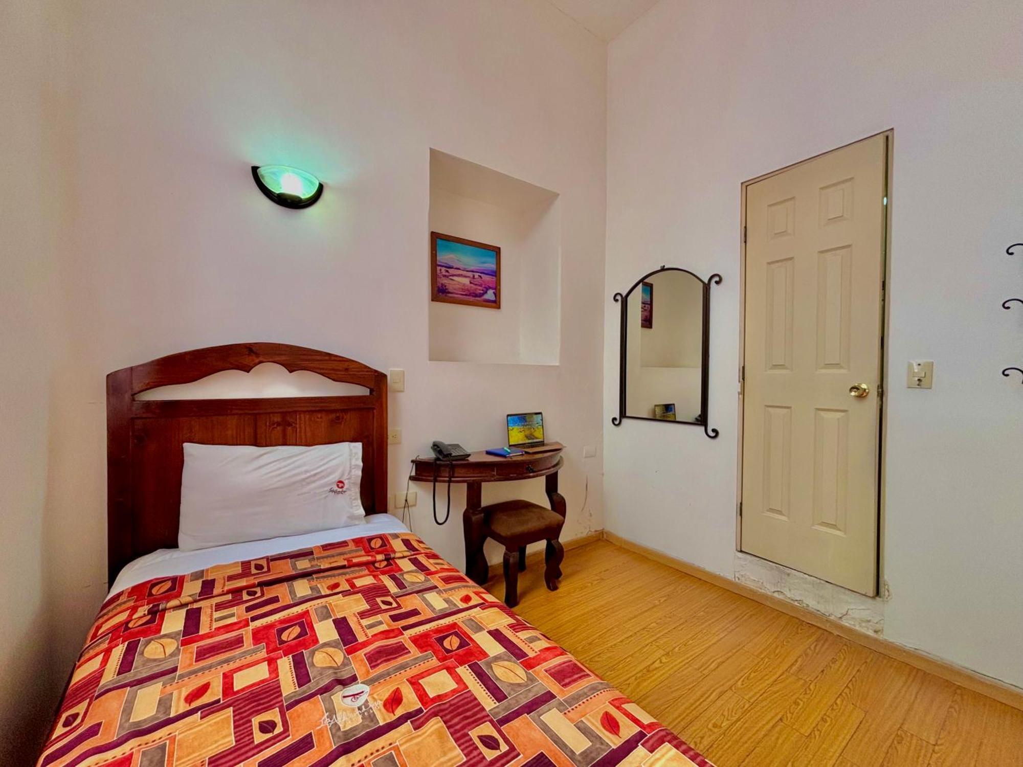 Hotel La Alhondiga بويبلا المظهر الخارجي الصورة