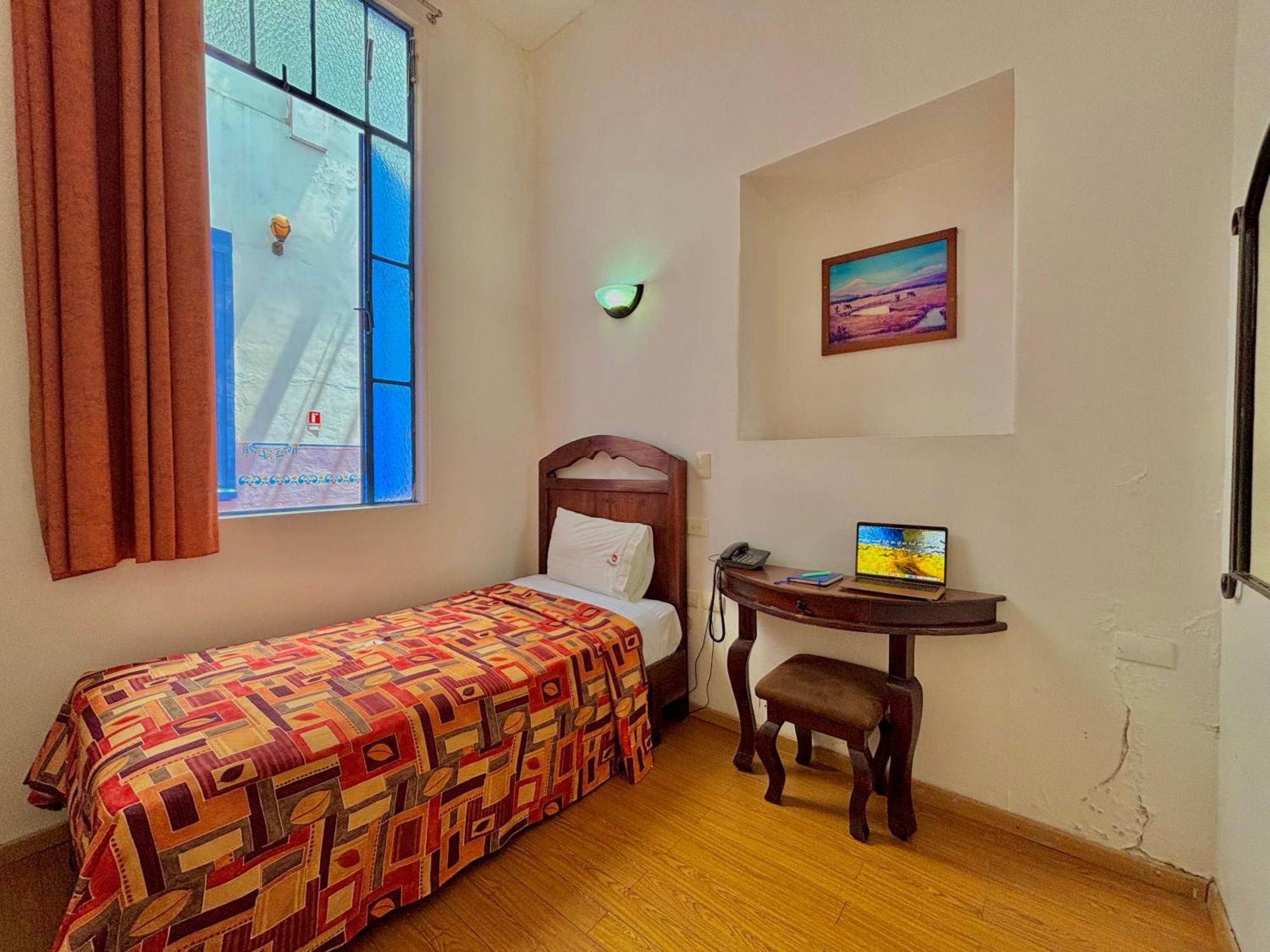 Hotel La Alhondiga بويبلا المظهر الخارجي الصورة